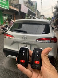 LÀM CHÌA KHÓA XE TOYOTA CROSS