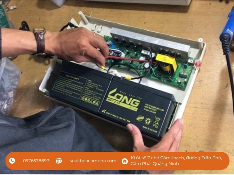 Sửa khóa Cẩm Phả Thay acquy cho bộ lưu điện cửa cuốn nào Sửa khóa Cẩm Phả Thay acquy cho bộ lưu điện cửa cuốn nào